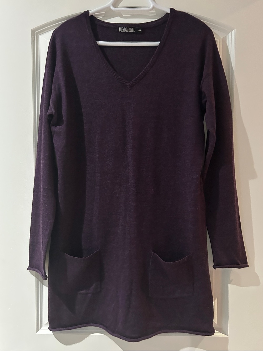 50% Merino Wool V-neck Tunic Sweater in Plum